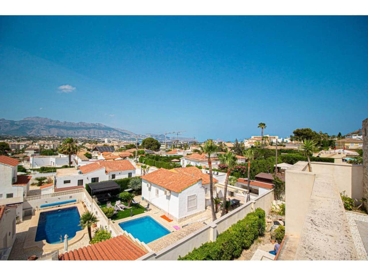 Chalet de 8 habitaciones en Alfaz del Pi / L'Alfàs del Pi en venta con piscina garaje - 1.890.000 € (Ref: 7913634)