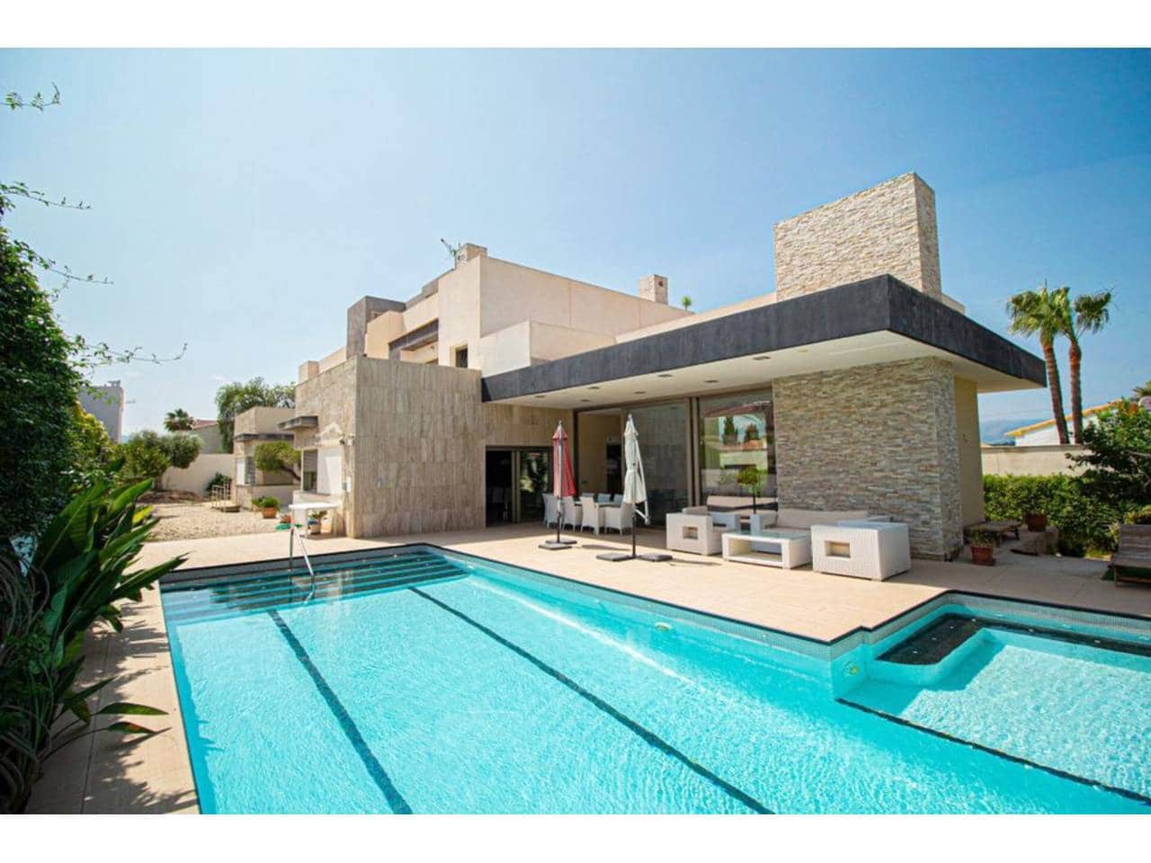 Chalet de 8 habitaciones en Alfaz del Pi / L'Alfàs del Pi en venta con piscina garaje - 1.890.000 € (Ref: 7913634)