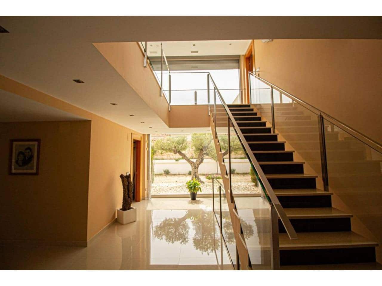 Chalet de 8 habitaciones en Alfaz del Pi / L'Alfàs del Pi en venta con piscina garaje - 1.890.000 € (Ref: 7913634)