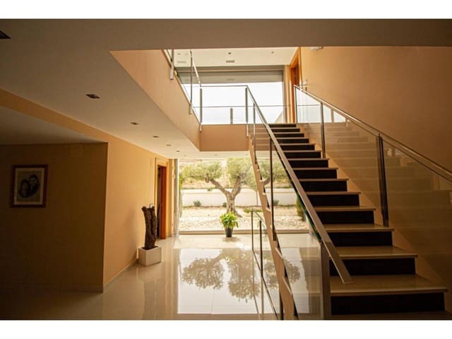 Chalet de 8 habitaciones en Alfaz del Pi / L'Alfàs del Pi en venta con piscina garaje - 1.890.000 € (Ref: 7913634)