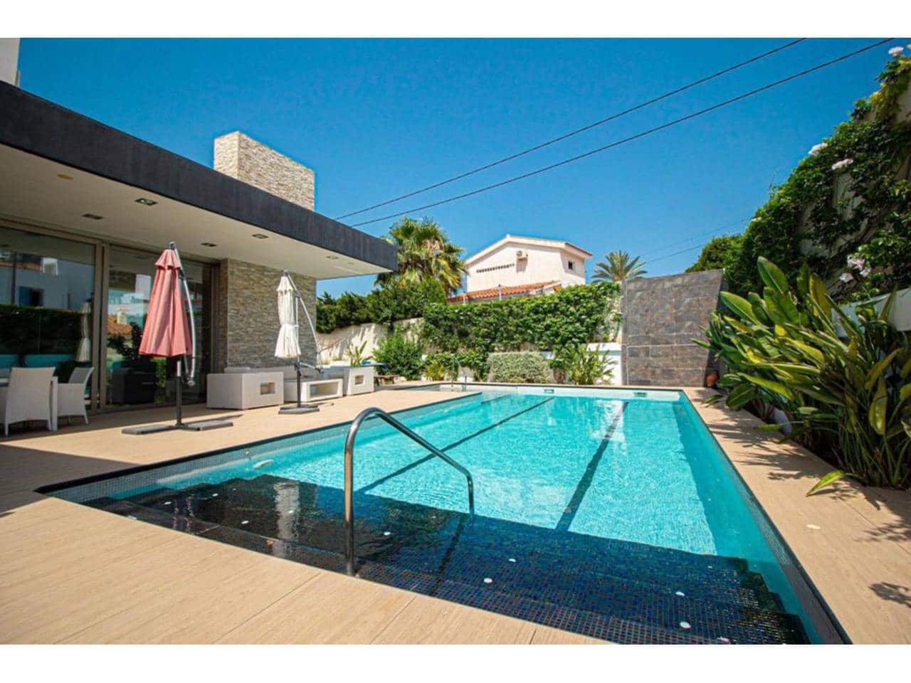 Chalet de 8 habitaciones en Alfaz del Pi / L'Alfàs del Pi en venta con piscina garaje - 1.890.000 € (Ref: 7913634)