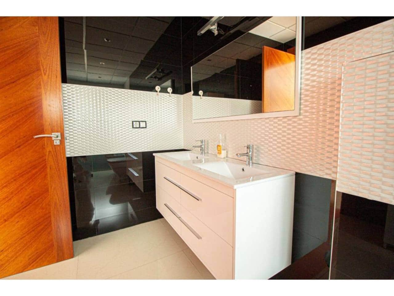 Chalet de 8 habitaciones en Alfaz del Pi / L'Alfàs del Pi en venta con piscina garaje - 1.890.000 € (Ref: 7913634)