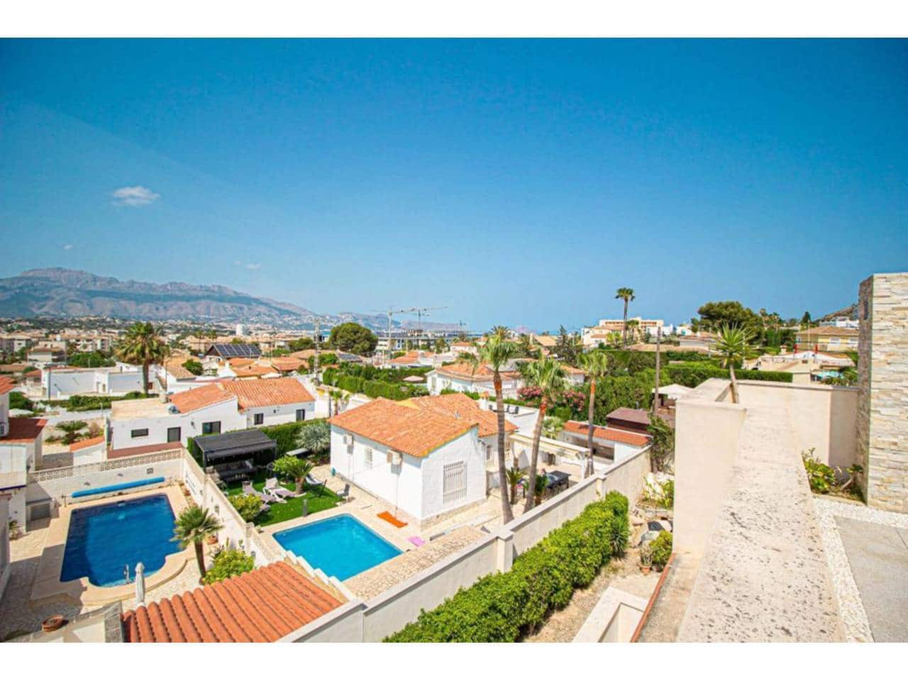 Chalet de 8 habitaciones en Alfaz del Pi / L'Alfàs del Pi en venta con piscina garaje - 1.890.000 € (Ref: 7913634)