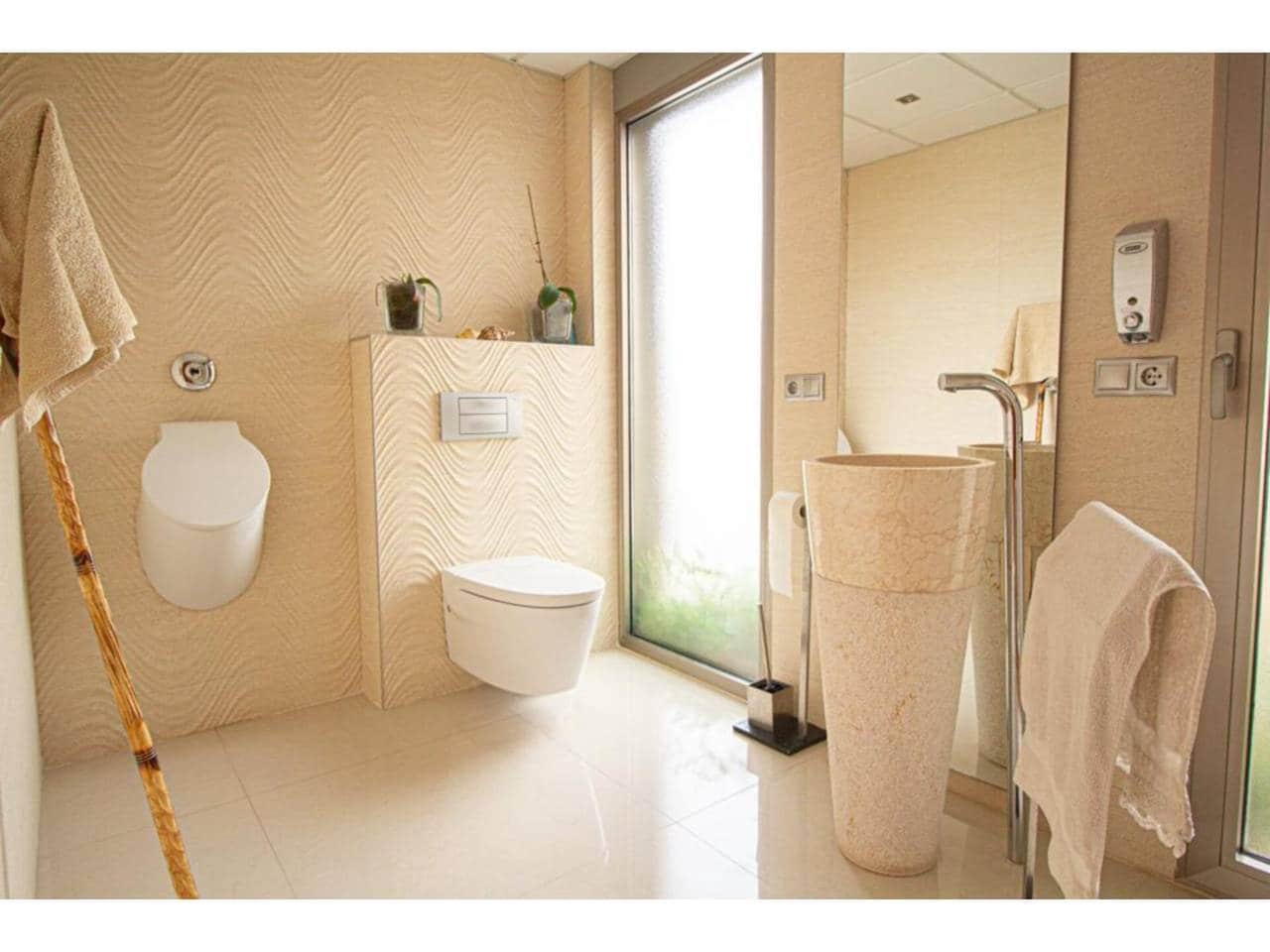 Chalet de 8 habitaciones en Alfaz del Pi / L'Alfàs del Pi en venta con piscina garaje - 1.890.000 € (Ref: 7913634)