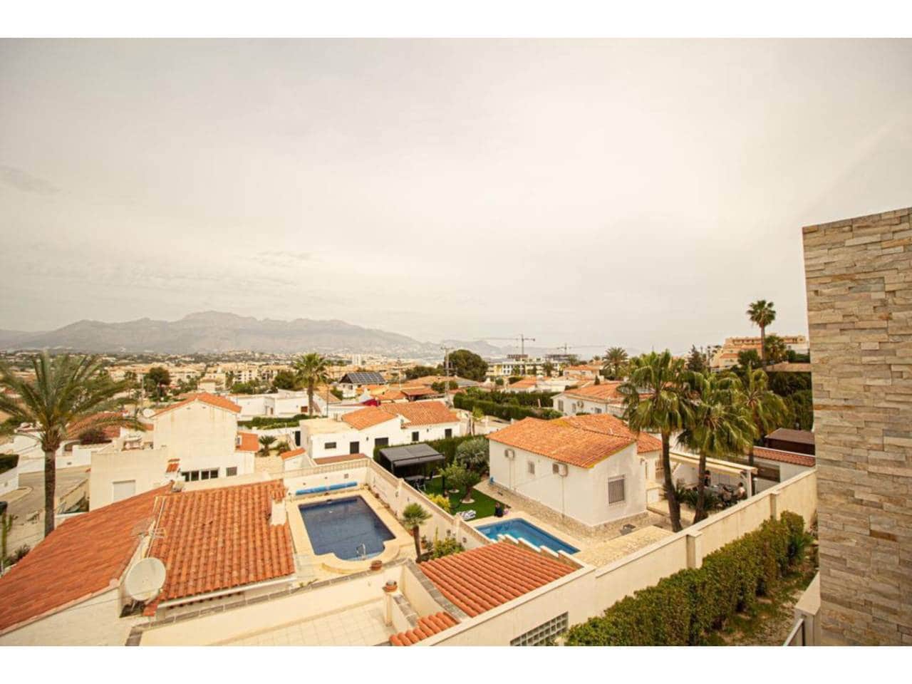 Chalet de 8 habitaciones en Alfaz del Pi / L'Alfàs del Pi en venta con piscina garaje - 1.890.000 € (Ref: 7913634)