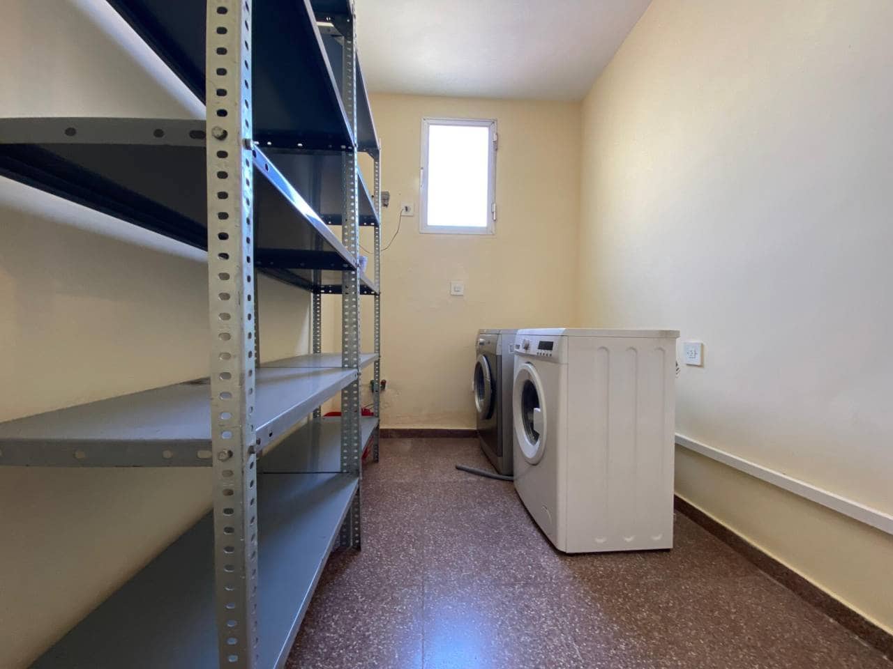 17 slaapkamer Hotel te koop in Alicante stad - € 1.200.000 (Ref: 8738670)