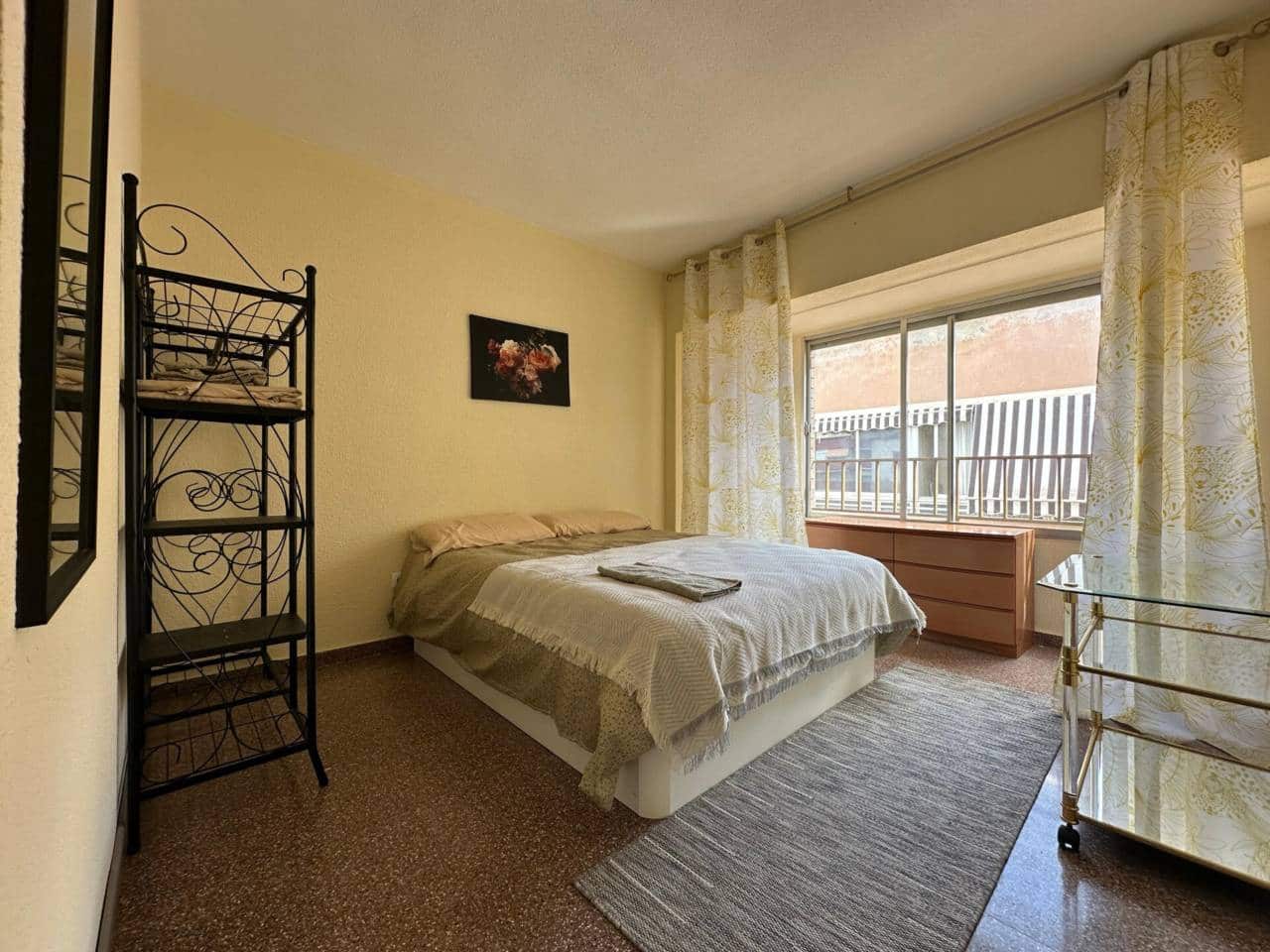 17 slaapkamer Hotel te koop in Alicante stad - € 1.200.000 (Ref: 8738670)