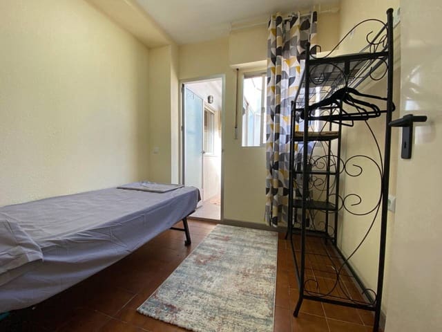 17 bedroom Hotel for sale in Alicante / Alacant city - € 1,200,000 (Ref: 8738670)