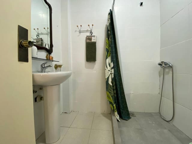 17 bedroom Hotel for sale in Alicante / Alacant city - € 1,200,000 (Ref: 8738670)