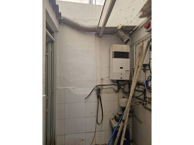 Commercial for sale in Altabix, Elche / Elx - € 210,000 (Ref: 8738673)