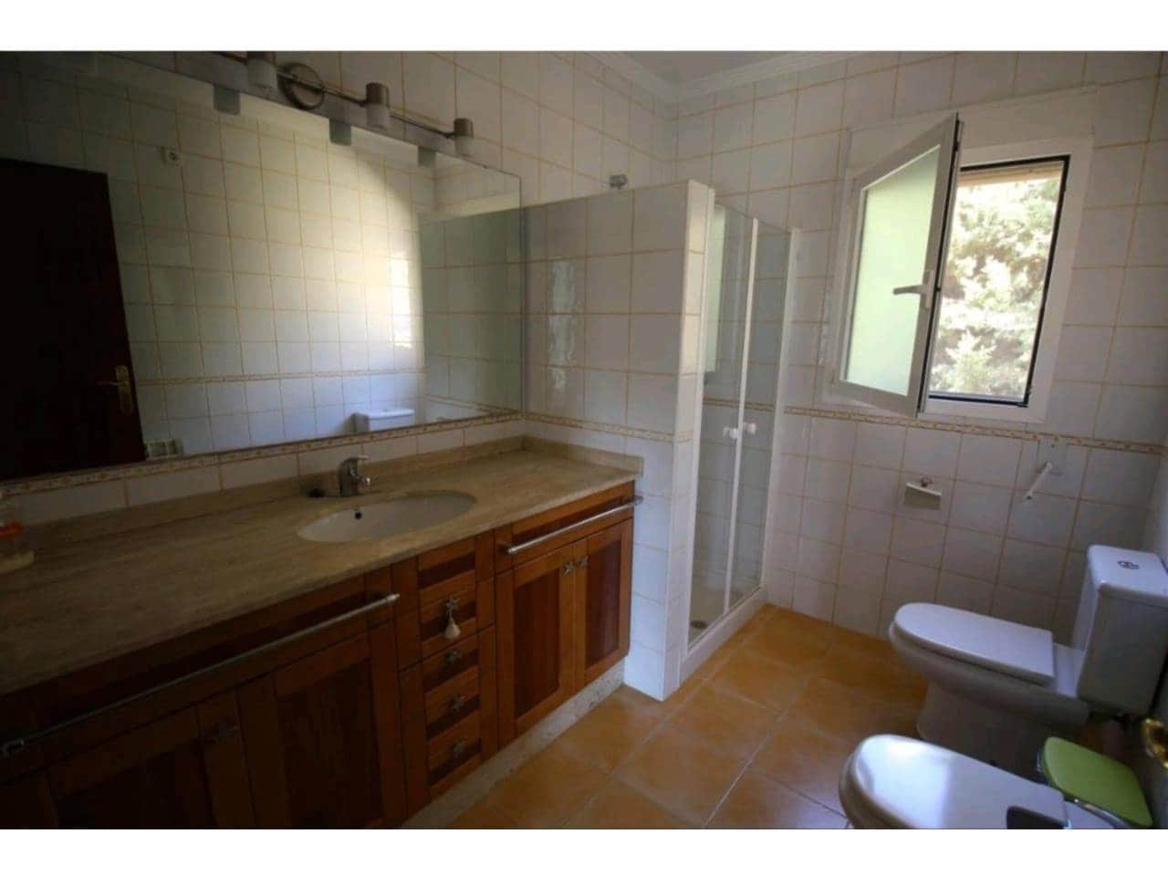 Villa/Maison de 5 chambres à louer à Calpe / Calp avec piscine garage - 3 000 € (Ref: 8738674)