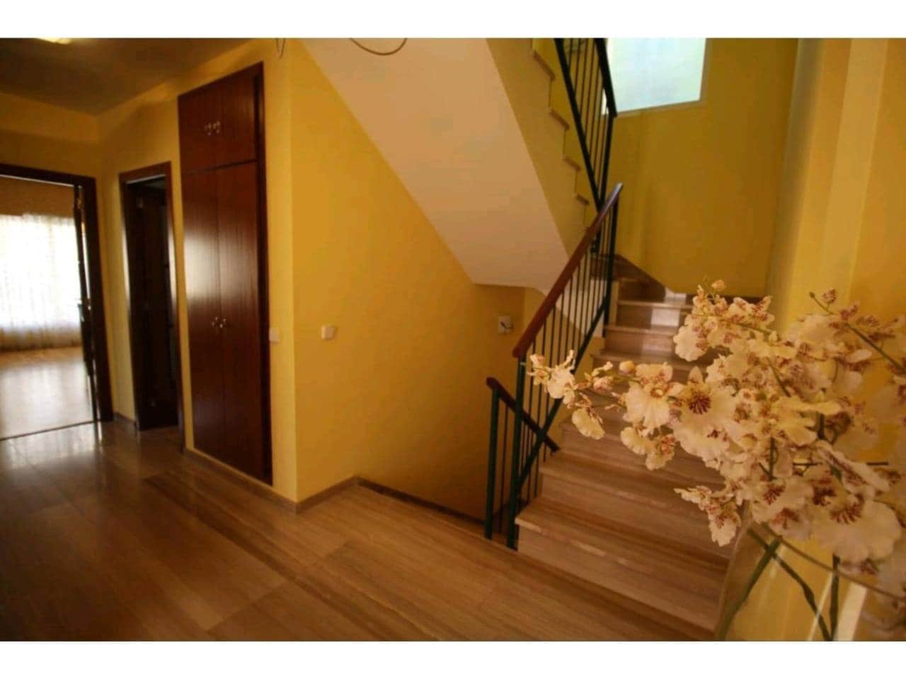 Villa/Maison de 5 chambres à louer à Calpe / Calp avec piscine garage - 3 000 € (Ref: 8738674)