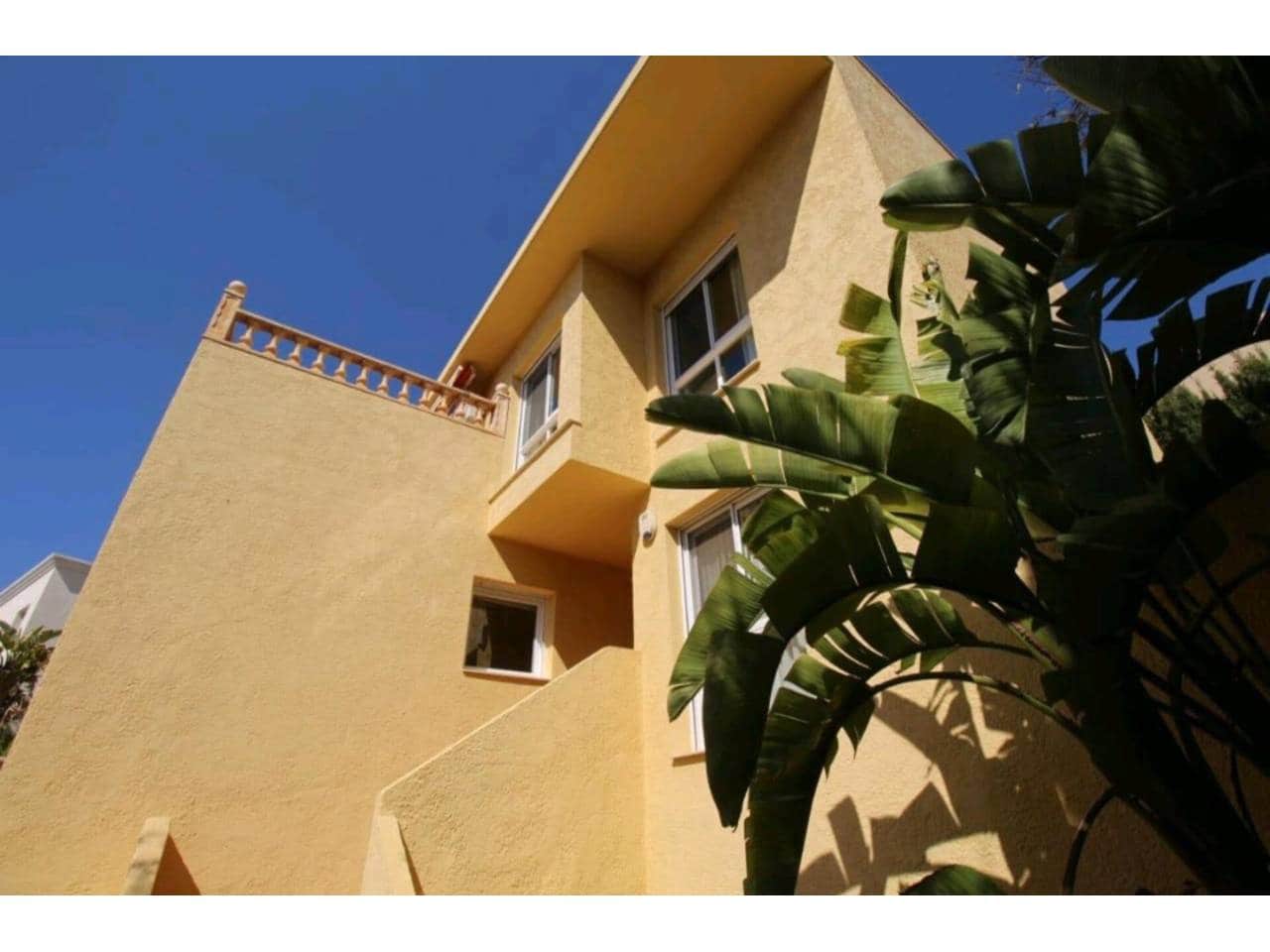 Villa/Maison de 5 chambres à louer à Calpe / Calp avec piscine garage - 3 000 € (Ref: 8738674)