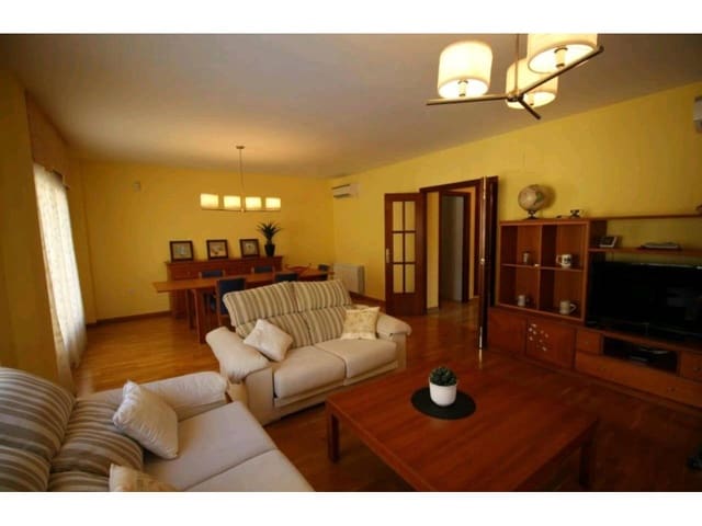 5 bedroom Villa for rent in Calpe / Calp with pool garage - € 3,000 (Ref: 8738674)