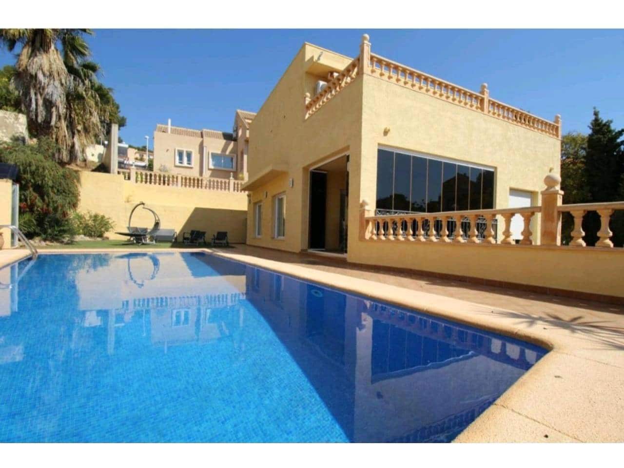 Villa/Maison de 5 chambres à louer à Calpe / Calp avec piscine garage - 3 000 € (Ref: 8738674)