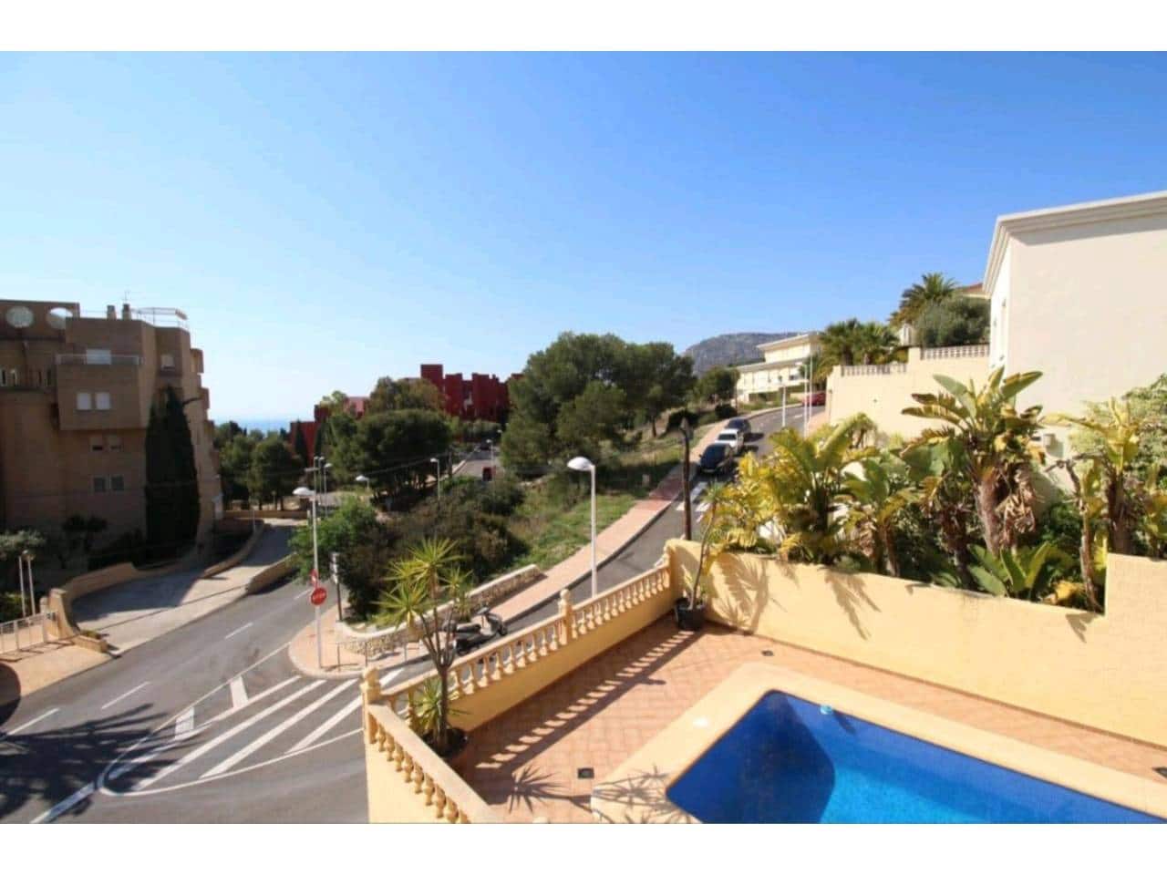 Villa/Maison de 5 chambres à louer à Calpe / Calp avec piscine garage - 3 000 € (Ref: 8738674)