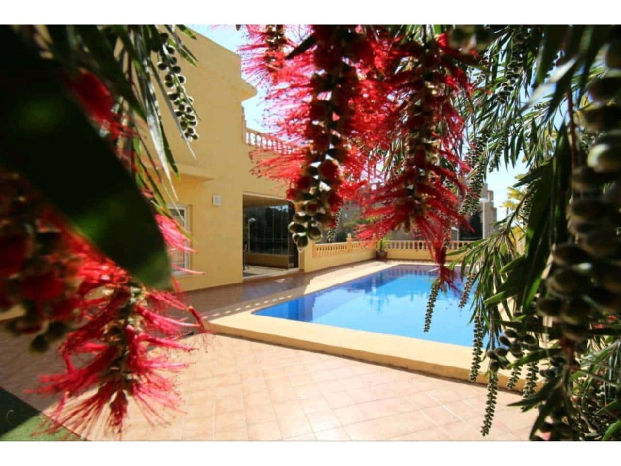 Villa/Maison de 5 chambres à louer à Calpe / Calp avec piscine garage - 3 000 € (Ref: 8738674)