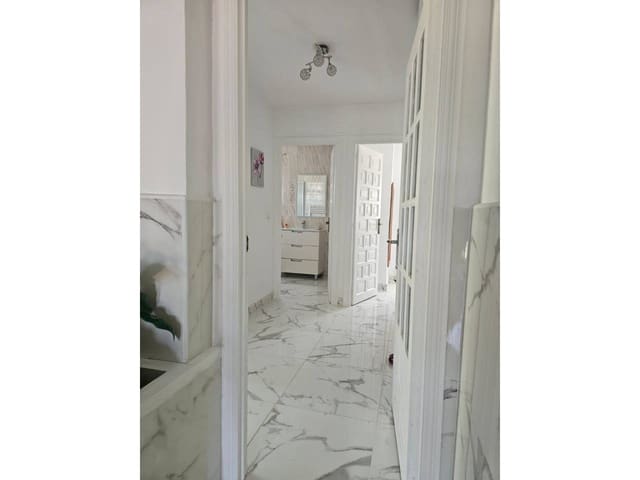 Chalet de 5 habitaciones en Alfaz del Pi / L'Alfàs del Pi en venta con piscina garaje - 675.000 € (Ref: 8738677)