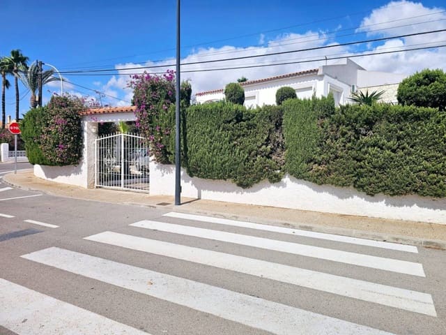 Chalet de 5 habitaciones en Alfaz del Pi / L'Alfàs del Pi en venta con piscina garaje - 675.000 € (Ref: 8738677)