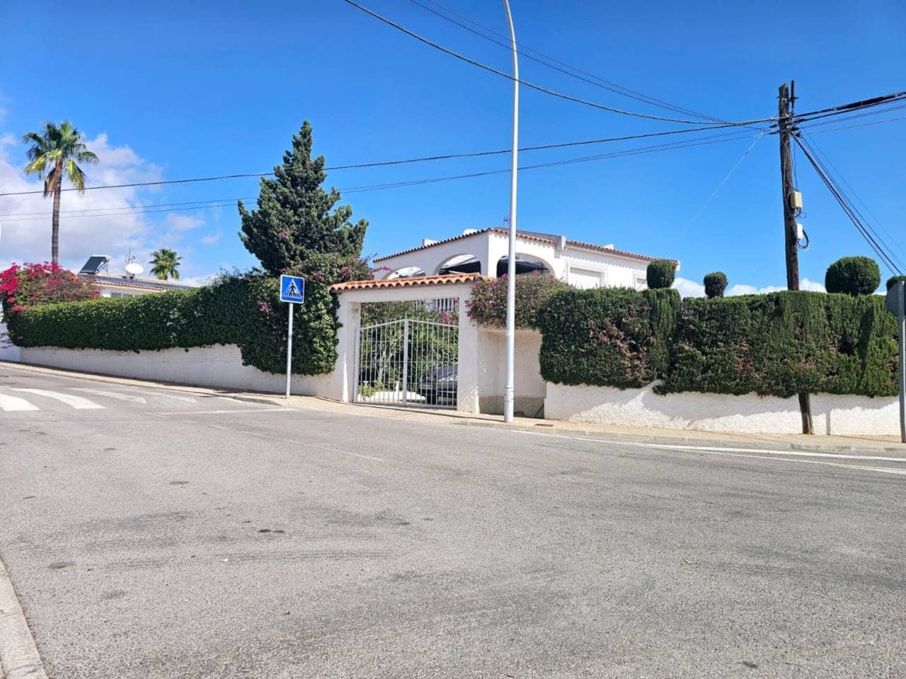 5 bedroom Villa for sale in Alfaz del Pi / L'Alfas del Pi with pool garage - € 675,000 (Ref: 8738677)