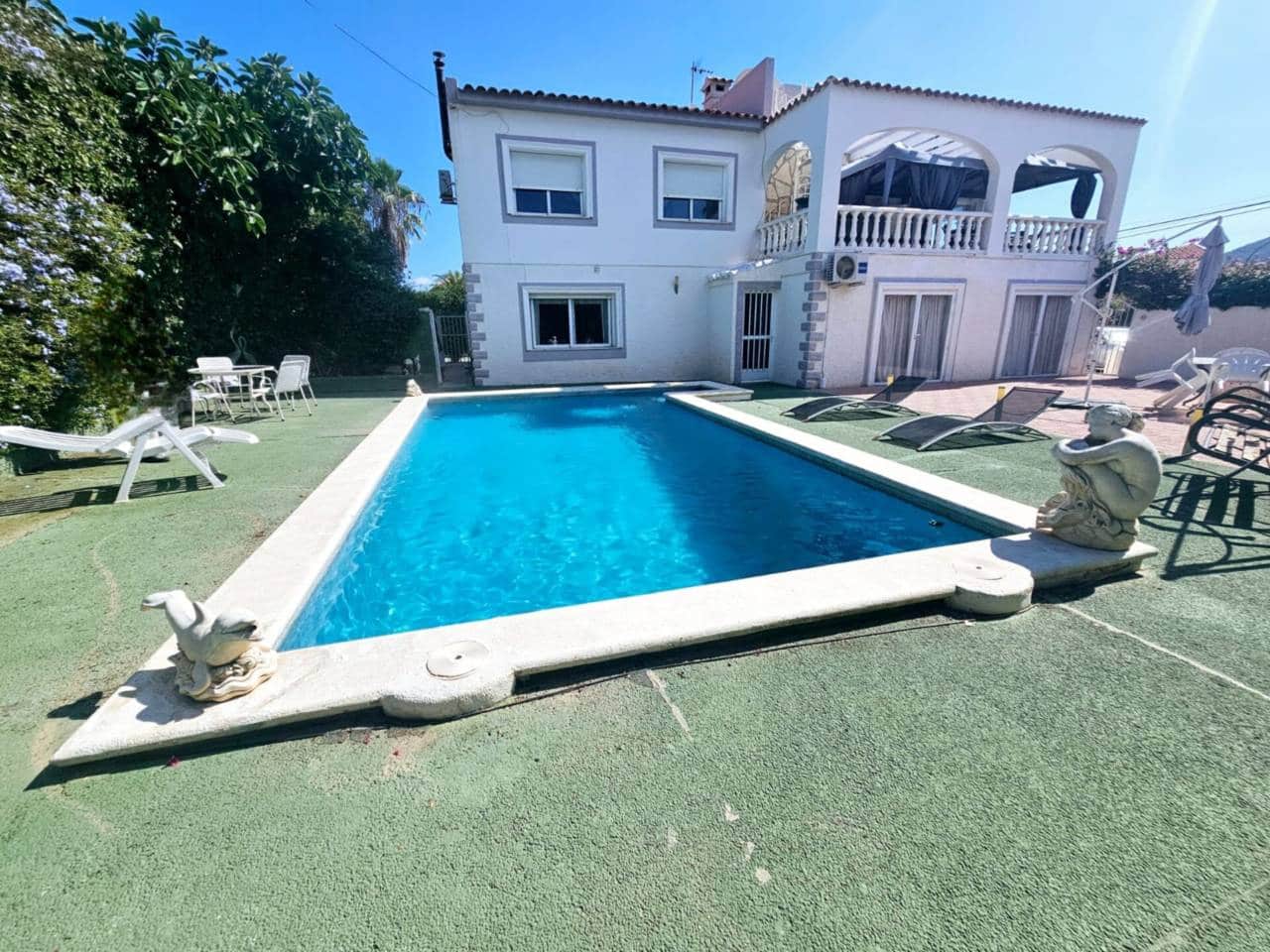 5 bedroom Villa for sale in Alfaz del Pi / L'Alfas del Pi with pool garage - € 675,000 (Ref: 8738677)
