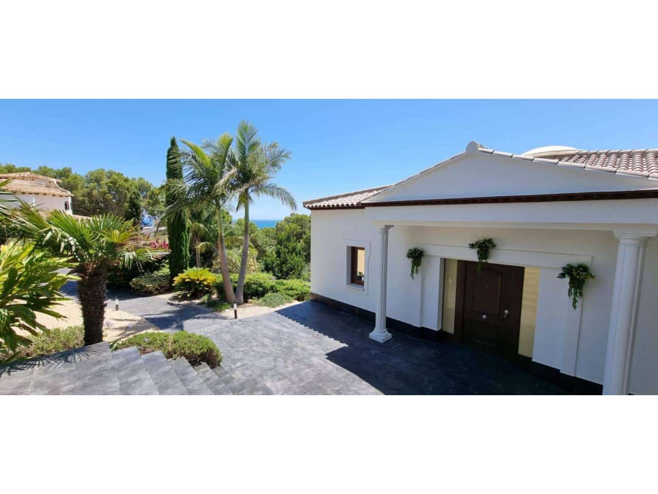 14 bedroom Villa for sale in Altea with pool garage - € 1,955,000 (Ref: 8738680)