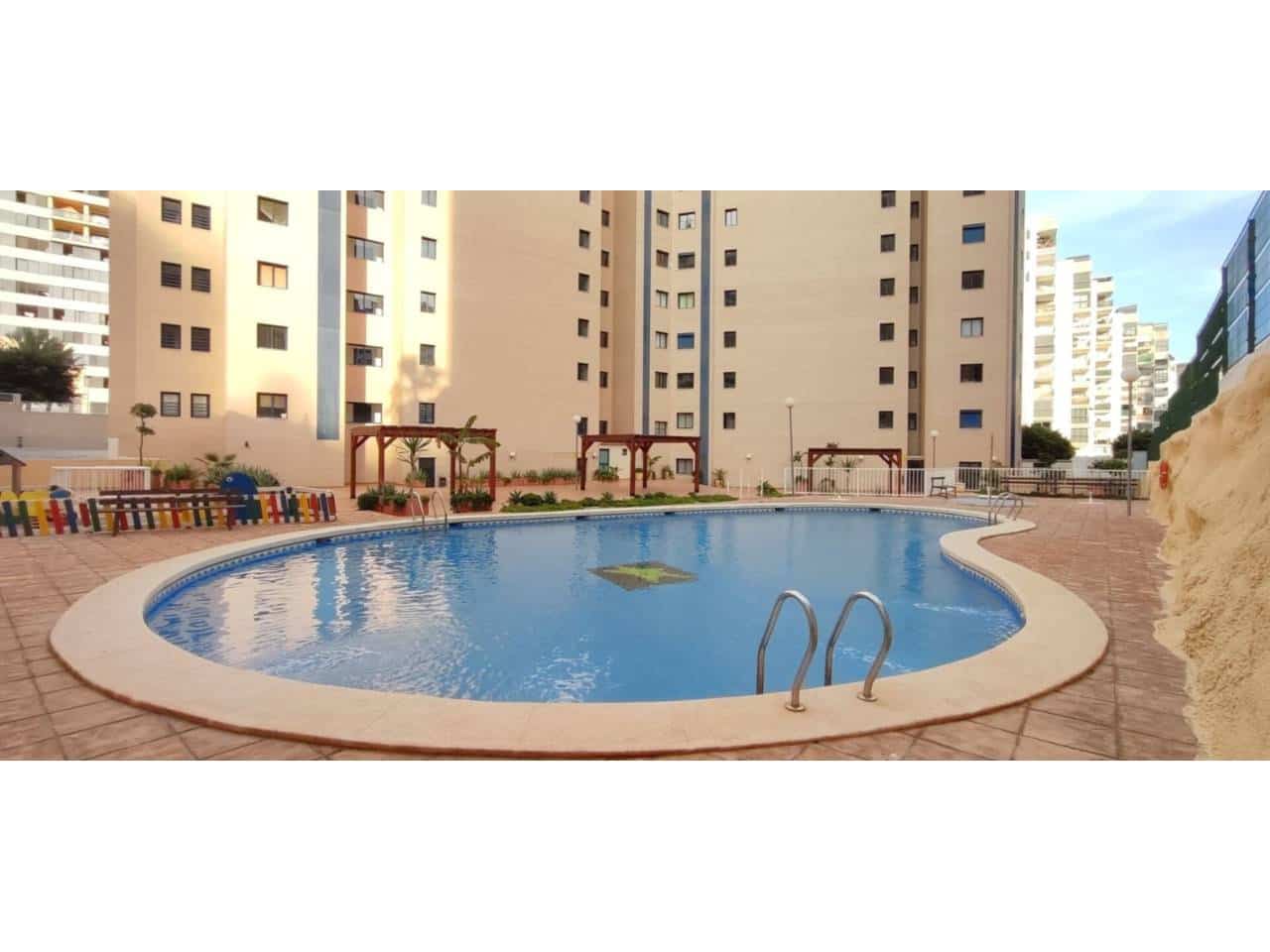 Piso de 2 habitaciones en La Villajoyosa / Vila Joiosa en venta con piscina garaje - 225.000 € (Ref: 8738681)