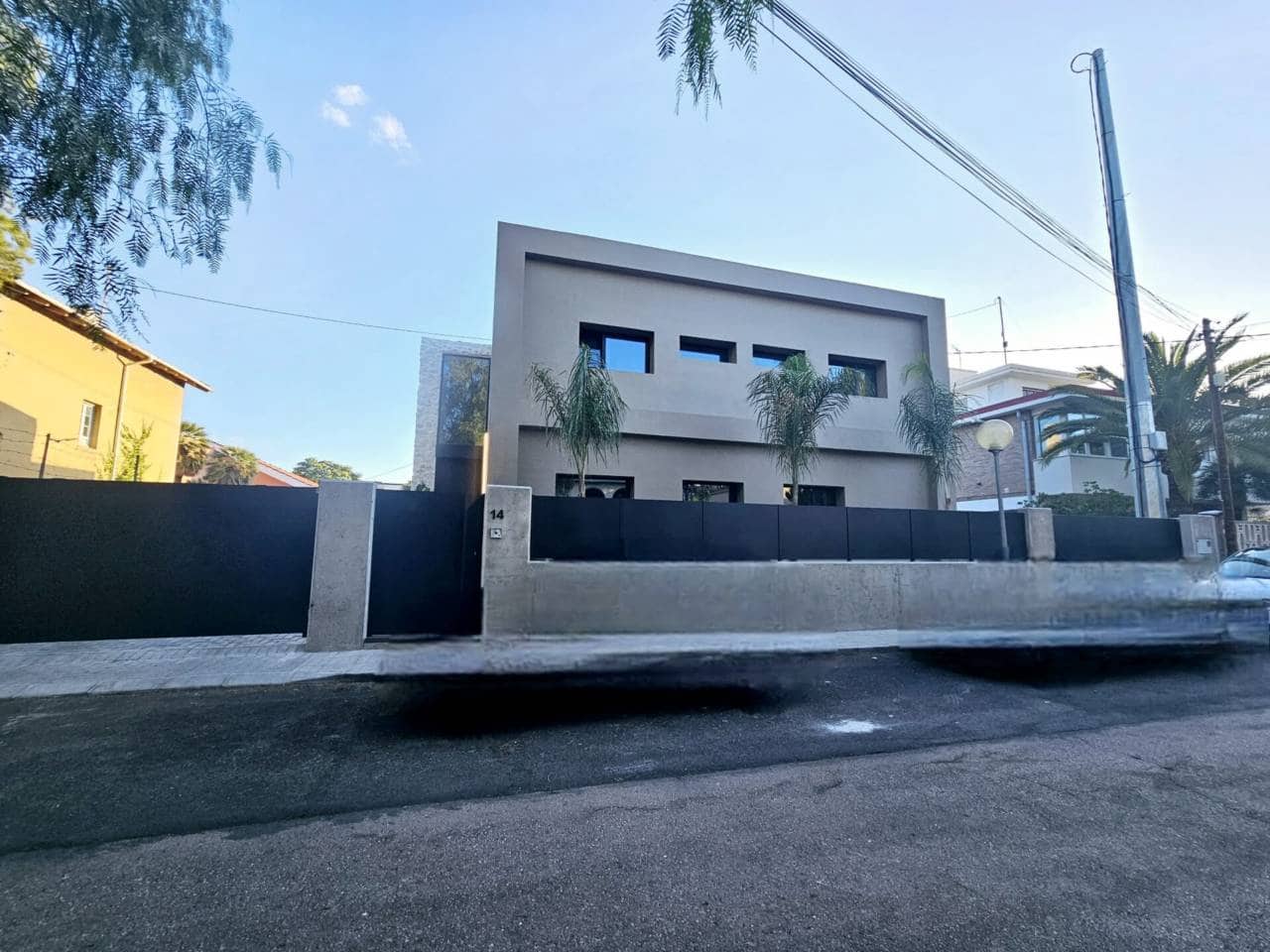 5 bedroom Villa for rent in Elda with pool garage - € 4,100 (Ref: 8771189)