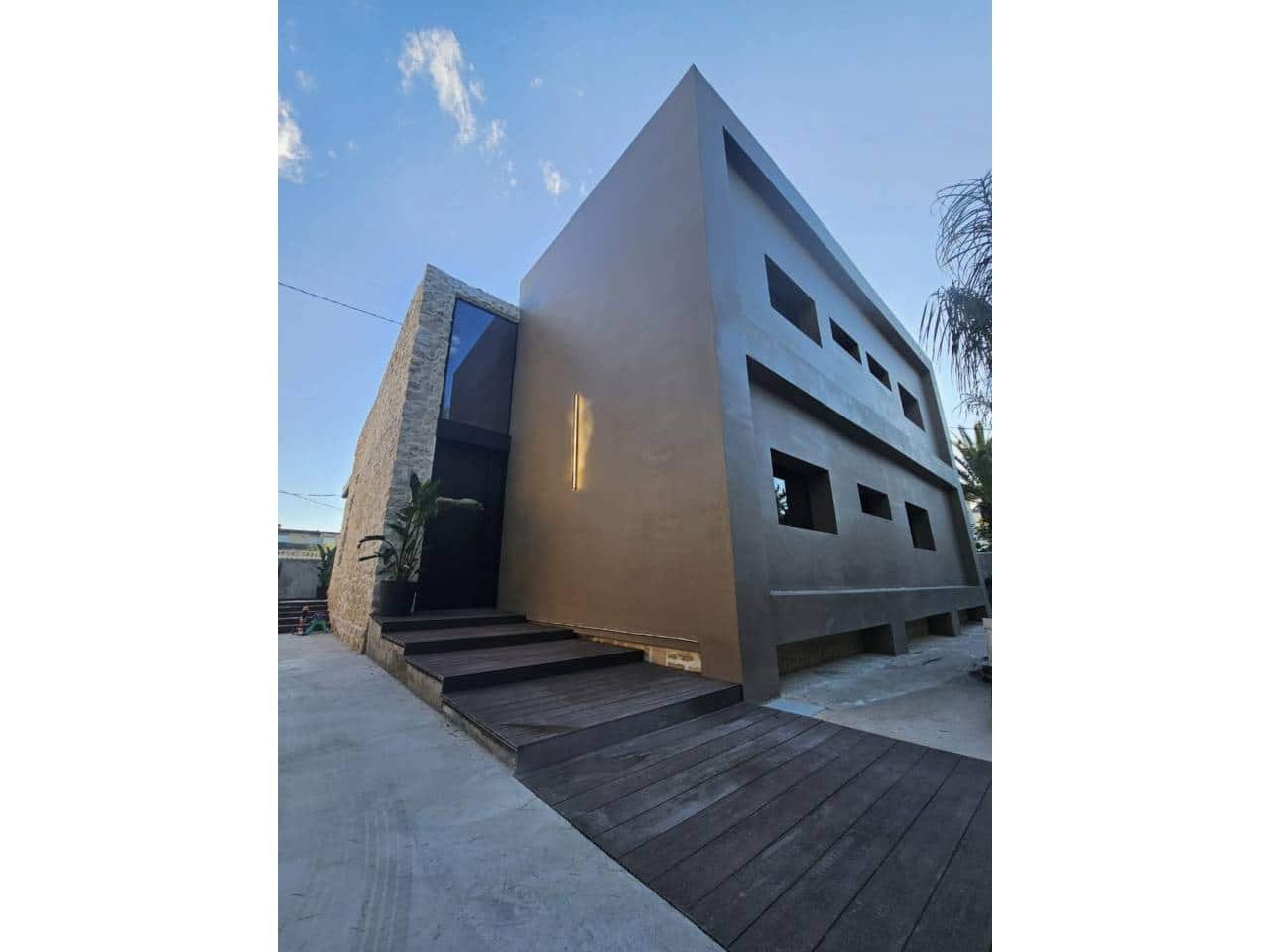 5 bedroom Villa for rent in Elda with pool garage - € 4,100 (Ref: 8771189)