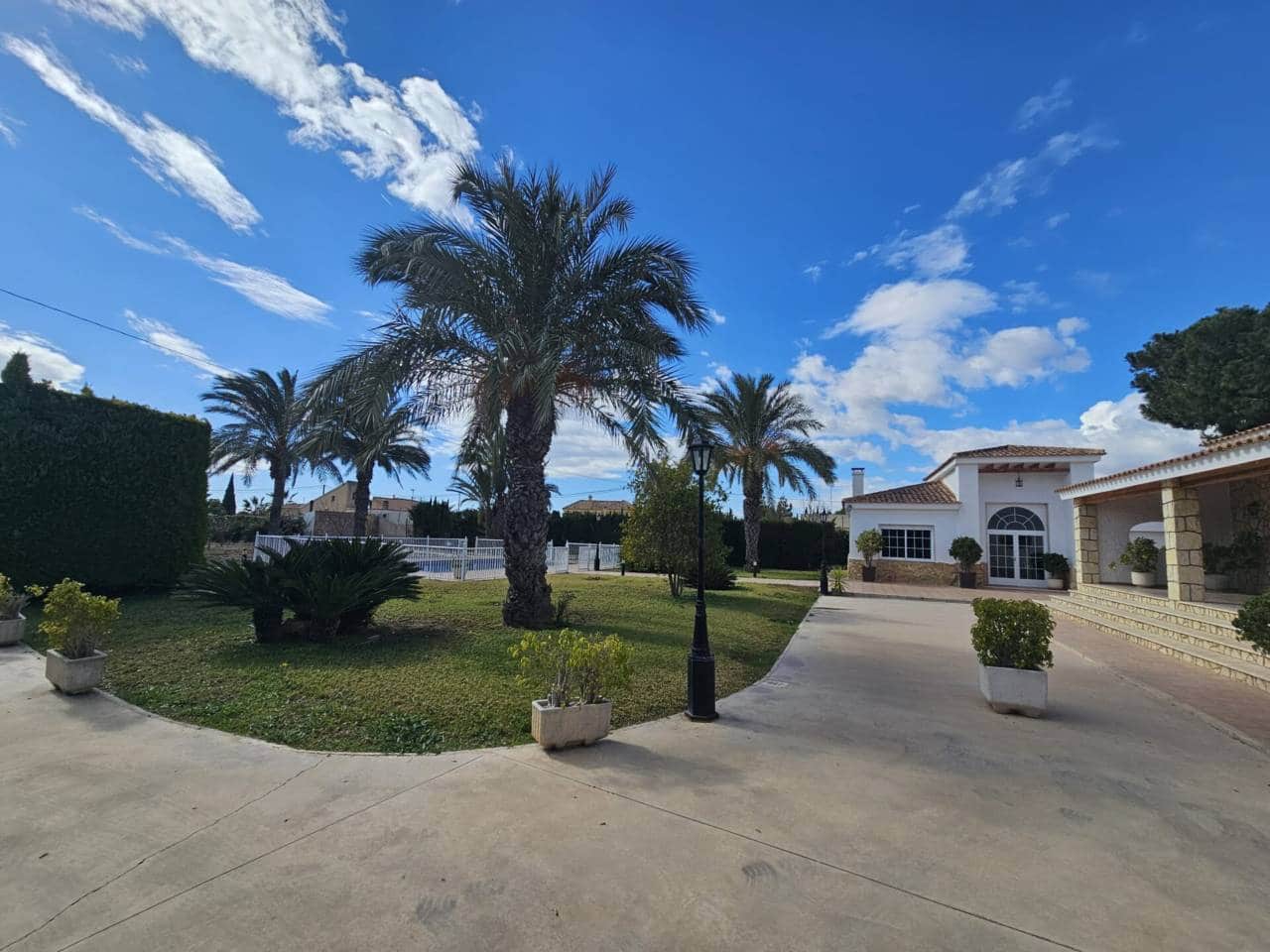 5 soveværelse Villa til salg i Perleta med swimmingpool - € 550.000 (Ref: 8803174)