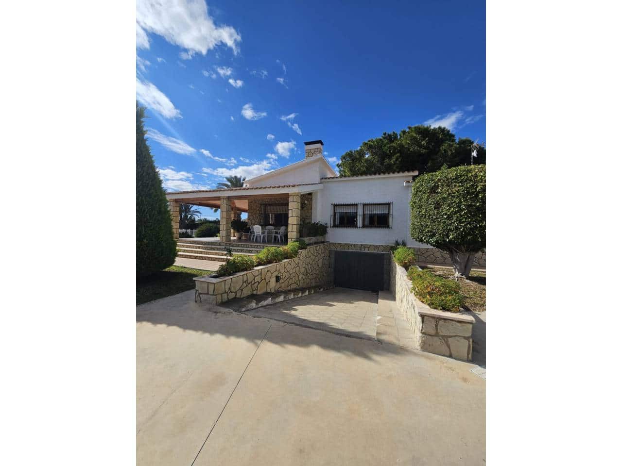 5 soveværelse Villa til salg i Perleta med swimmingpool - € 550.000 (Ref: 8803174)