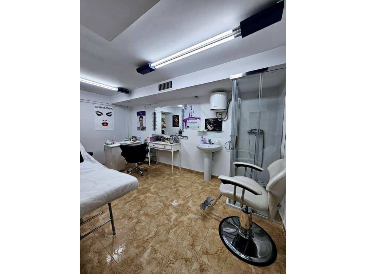 4 Zimmer Gewerbe zu verkaufen in Alicante / Alacant Stadt - 82.000 € (Ref: 8872769)