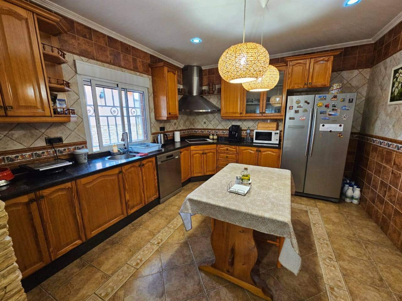 4 sypialnia Willa na sprzedaż w La Alcoraya z basenem garażem - 725 000 € (Ref: 8875321)