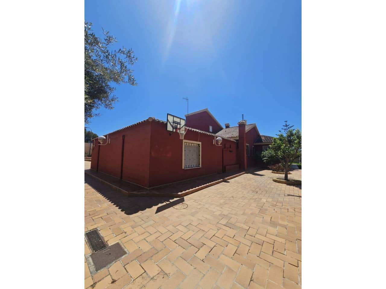 4 sypialnia Willa na sprzedaż w Miasto Alicante / Alacant z basenem garażem - 1 050 000 € (Ref: 8994553)