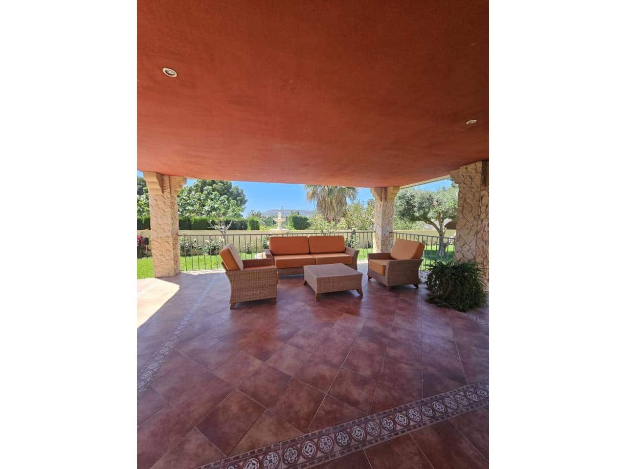 4 sypialnia Willa na sprzedaż w Miasto Alicante / Alacant z basenem garażem - 1 050 000 € (Ref: 8994553)