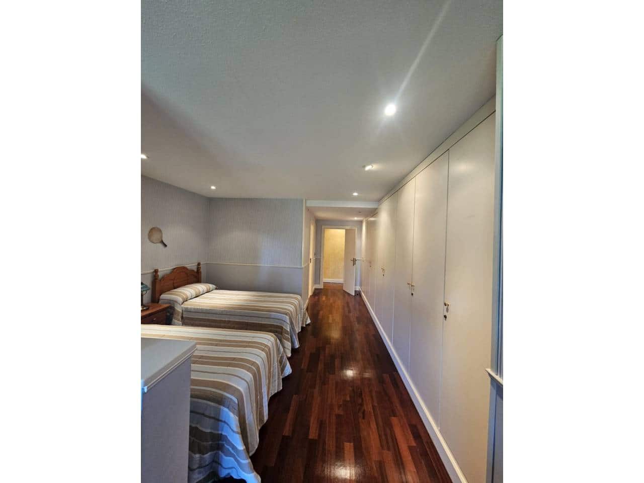 4 sypialnia Willa na sprzedaż w Miasto Alicante / Alacant z basenem garażem - 1 050 000 € (Ref: 8994553)