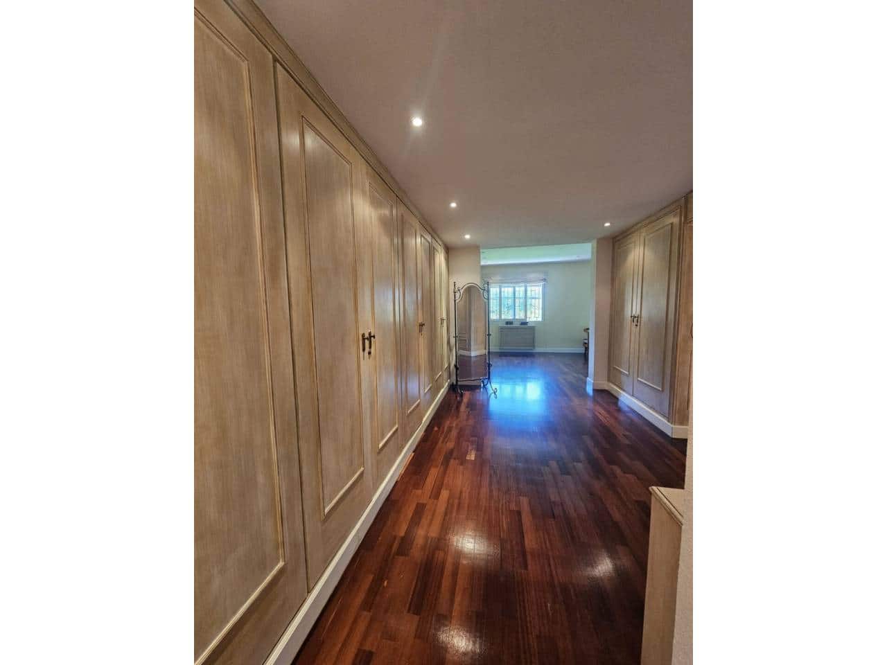 4 sypialnia Willa na sprzedaż w Miasto Alicante / Alacant z basenem garażem - 1 050 000 € (Ref: 8994553)