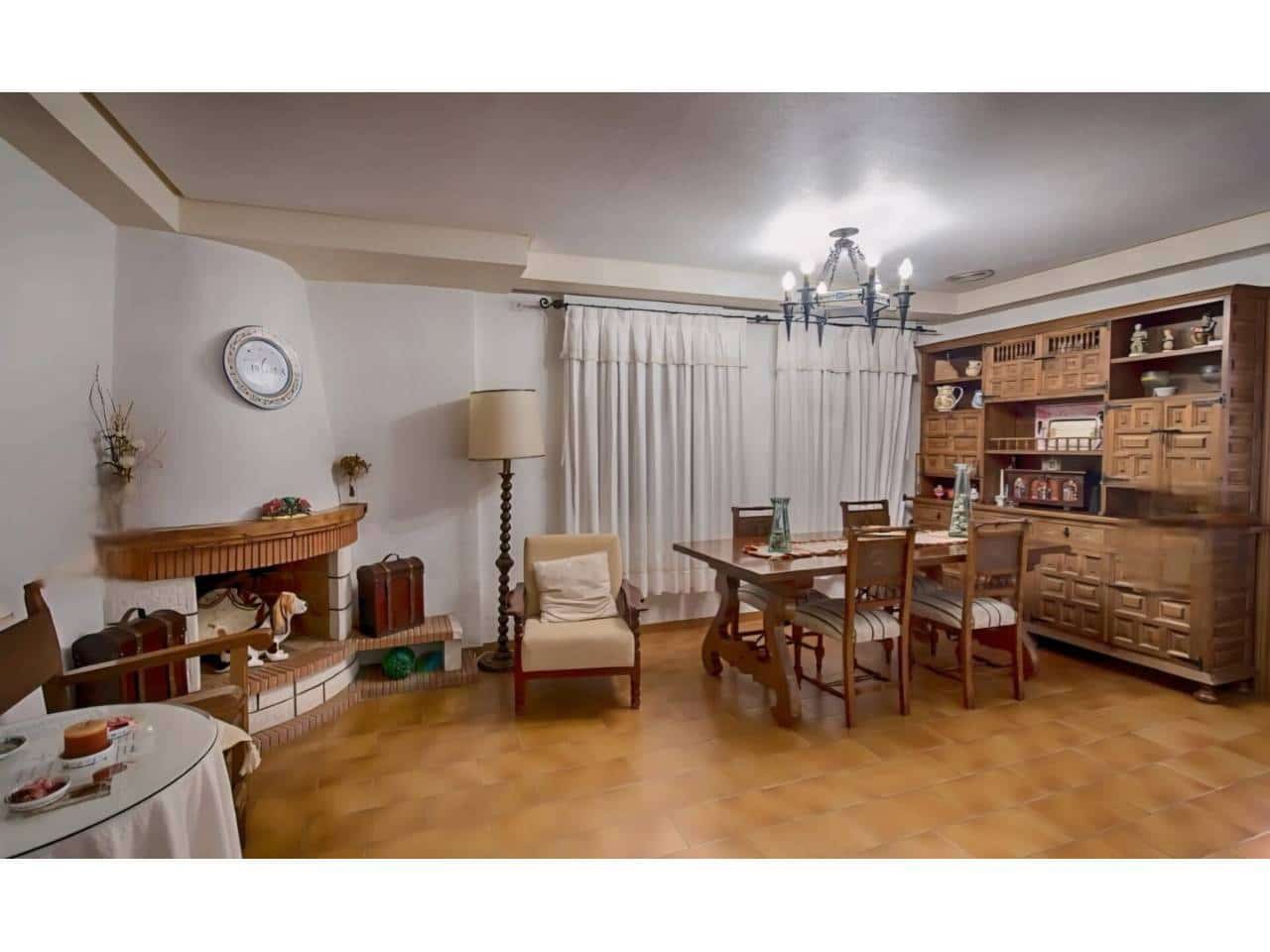 6 Zimmer Villa zu verkaufen in Elche / Elx mit Pool - 560.000 € (Ref: 9031131)