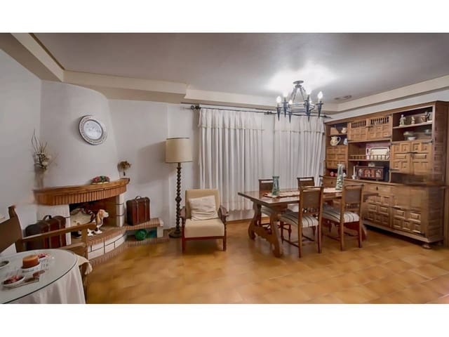 6 Zimmer Villa zu verkaufen in Elche / Elx mit Pool - 560.000 € (Ref: 9031131)