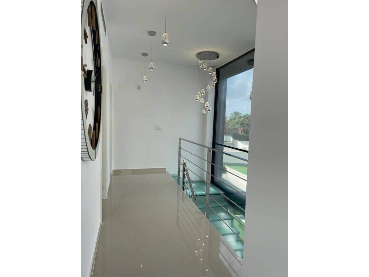 5 quarto Moradia para venda em San Miguel de Salinas com piscina garagem - 849 000 € (Ref: 9035847)