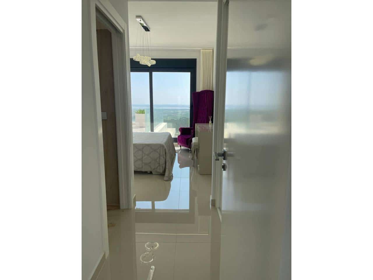 5 quarto Moradia para venda em San Miguel de Salinas com piscina garagem - 849 000 € (Ref: 9035847)