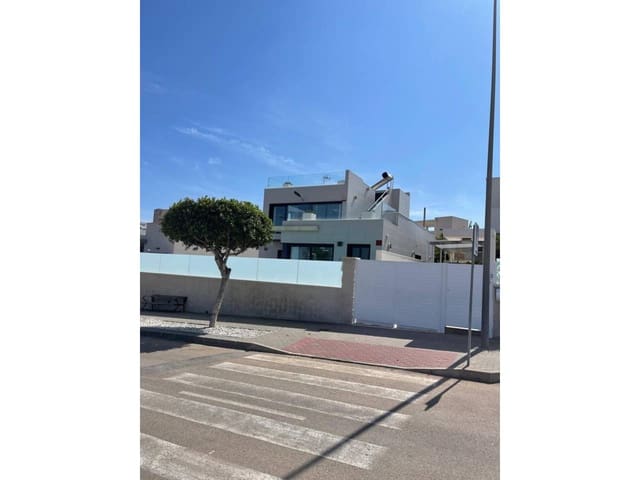 5 Zimmer Villa zu verkaufen in San Miguel de Salinas mit Pool Garage - 849.000 € (Ref: 9035847)