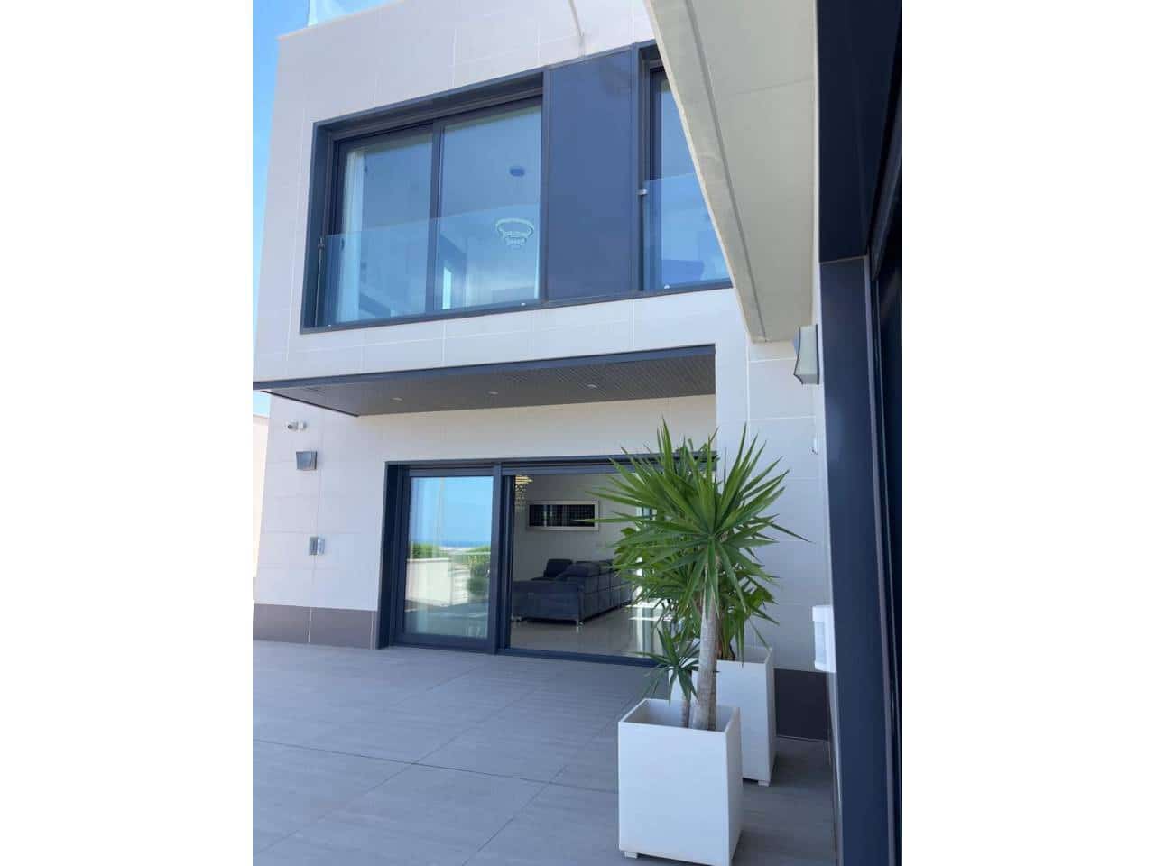 5 quarto Moradia para venda em San Miguel de Salinas com piscina garagem - 849 000 € (Ref: 9035847)