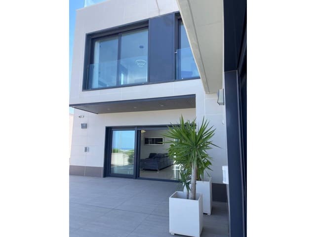 5 Zimmer Villa zu verkaufen in San Miguel de Salinas mit Pool Garage - 849.000 € (Ref: 9035847)