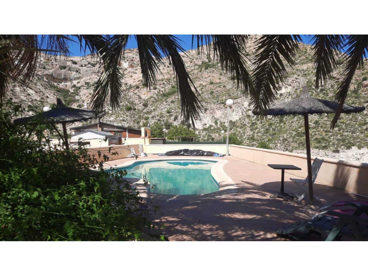 5 quarto Moradia para arrendar em Elche / Elx com piscina - 1 600 € (Ref: 9146964)