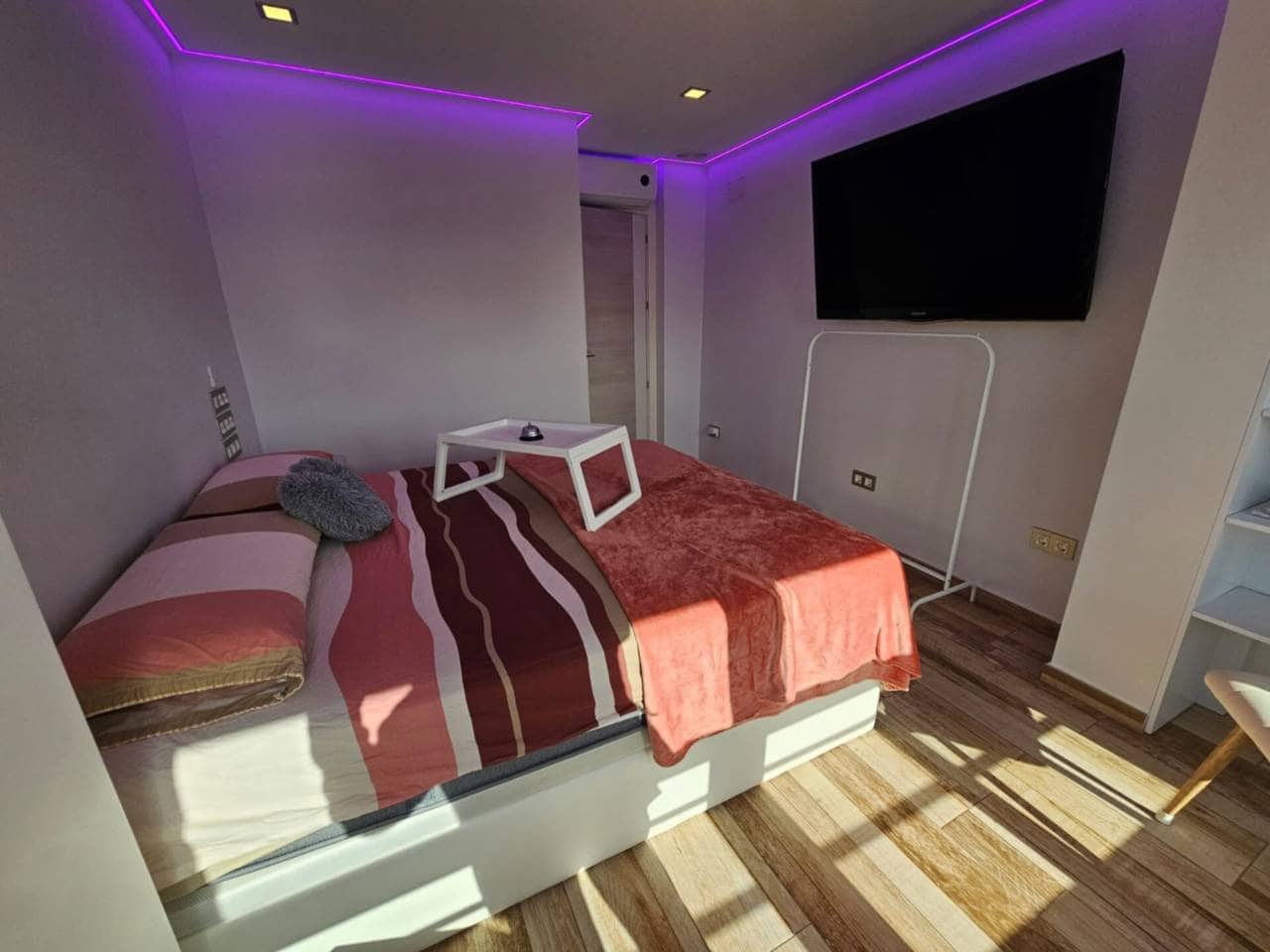 1 bedroom Flat for rent in Alicante / Alacant city with pool garage - € 1,150 (Ref: 9172430)