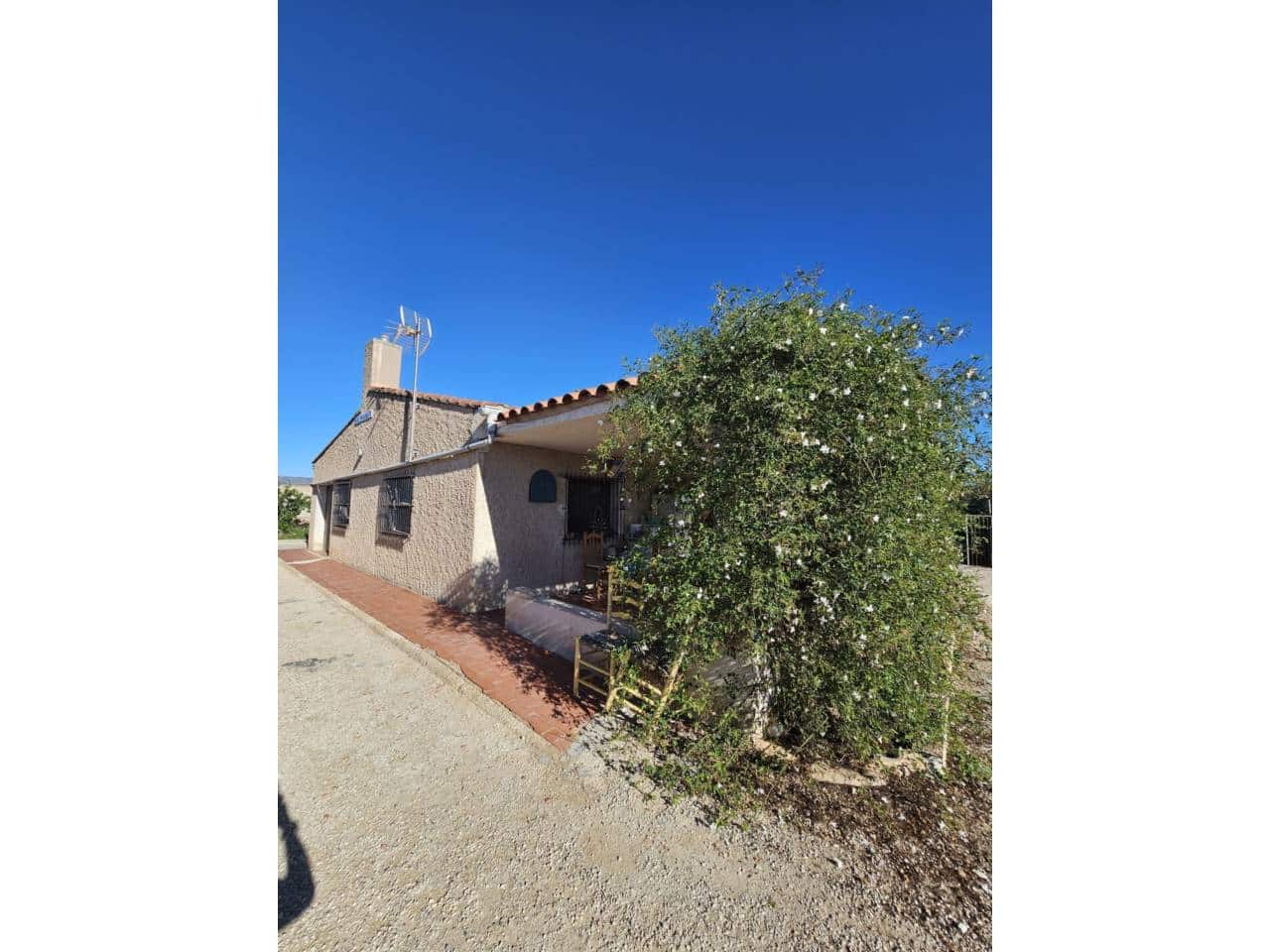 2 soveværelse Finca/Landehus til salg i Agost med swimmingpool - € 130.000 (Ref: 9371637)