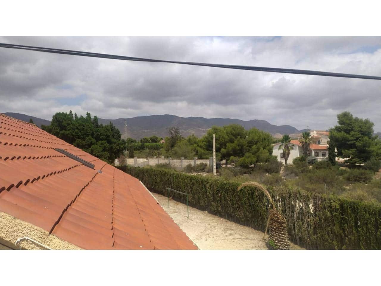5 slaapkamer Villa te koop in Alicante stad met zwembad garage - € 475.000 (Ref: 9823953)