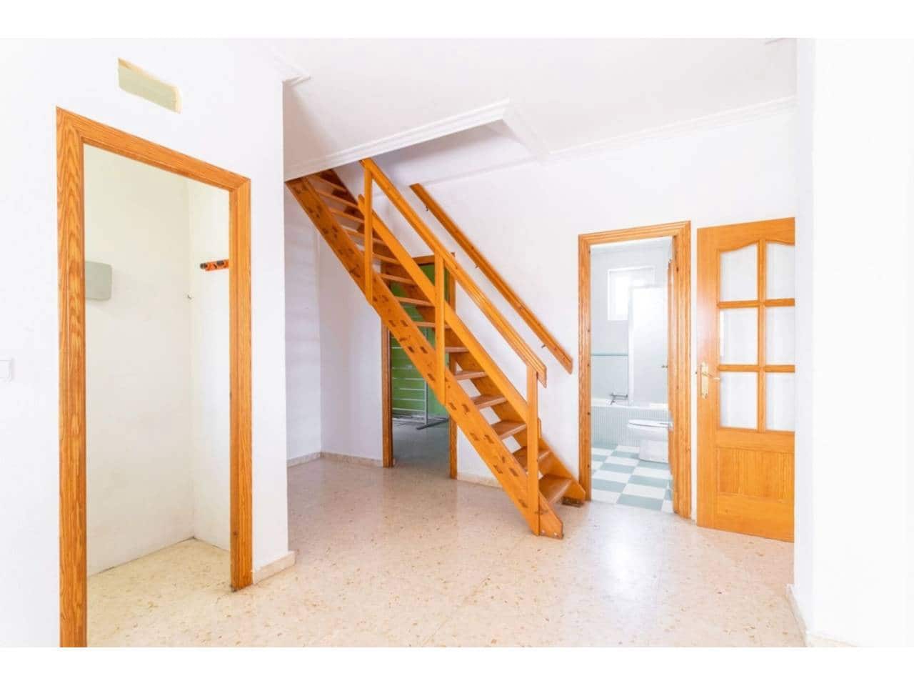 5 slaapkamer Villa te koop in Alicante stad met zwembad garage - € 475.000 (Ref: 9823953)