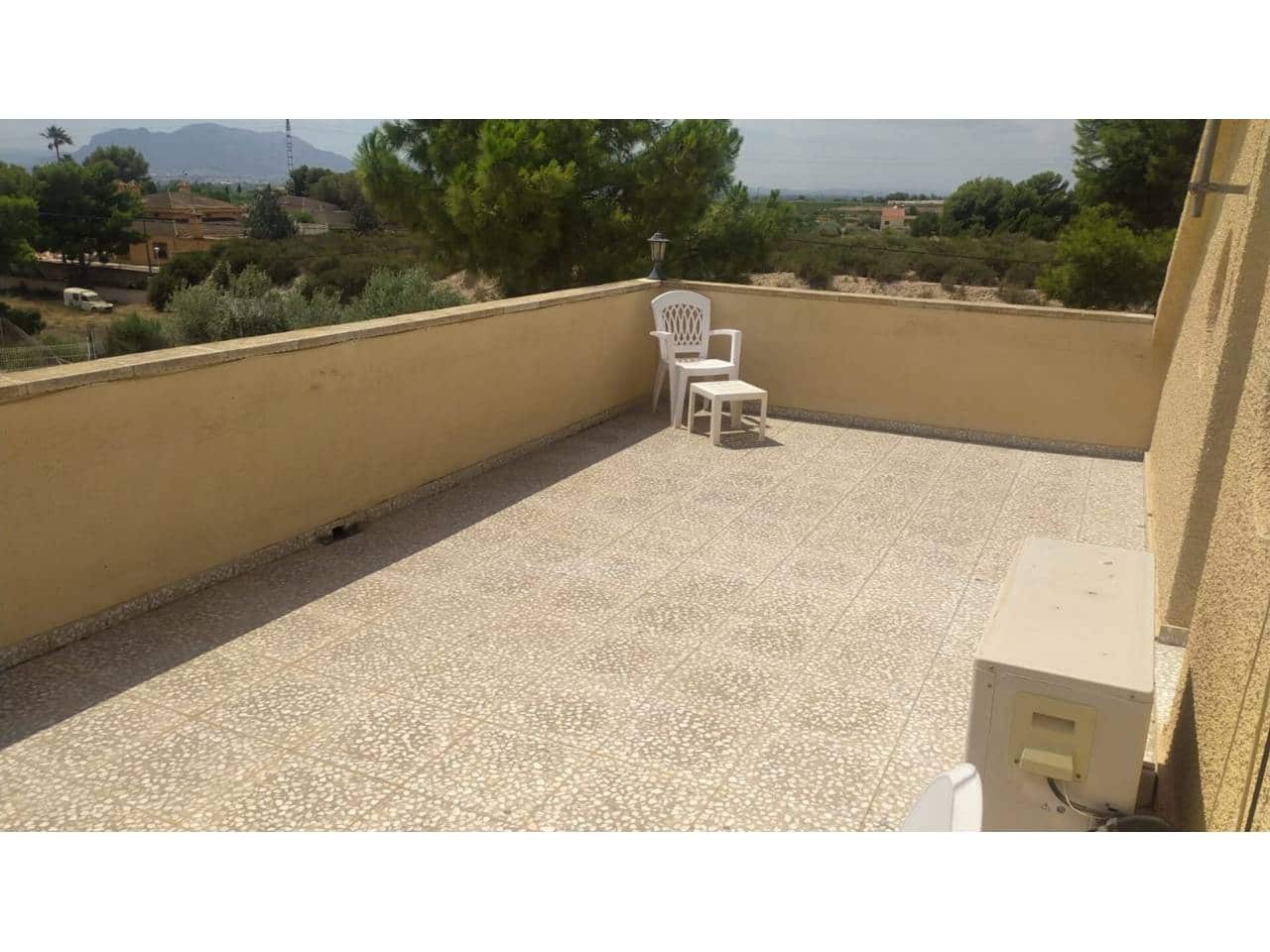 5 slaapkamer Villa te koop in Alicante stad met zwembad garage - € 475.000 (Ref: 9823953)